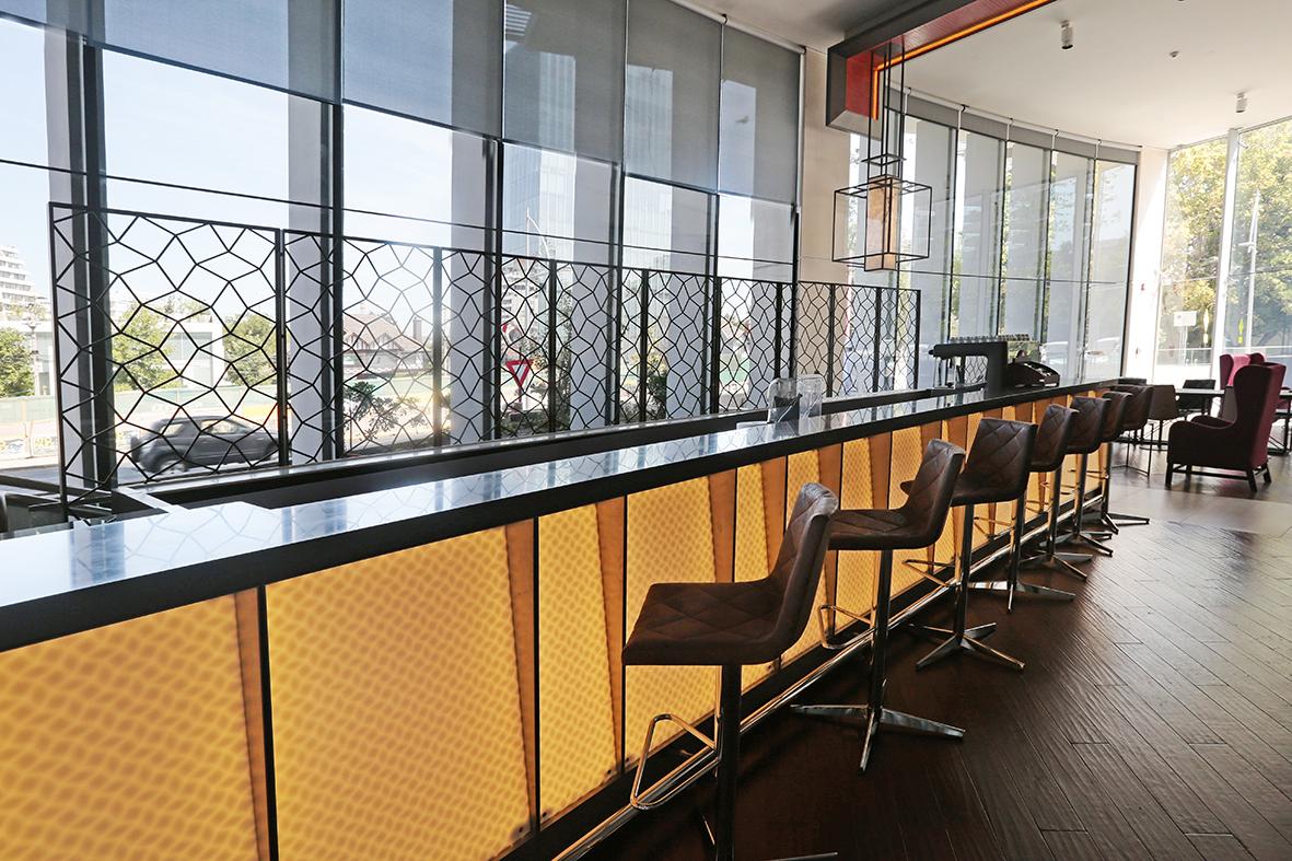 Отель Doubletree By Hilton Santiago Kennedy, Chile Экстерьер фото