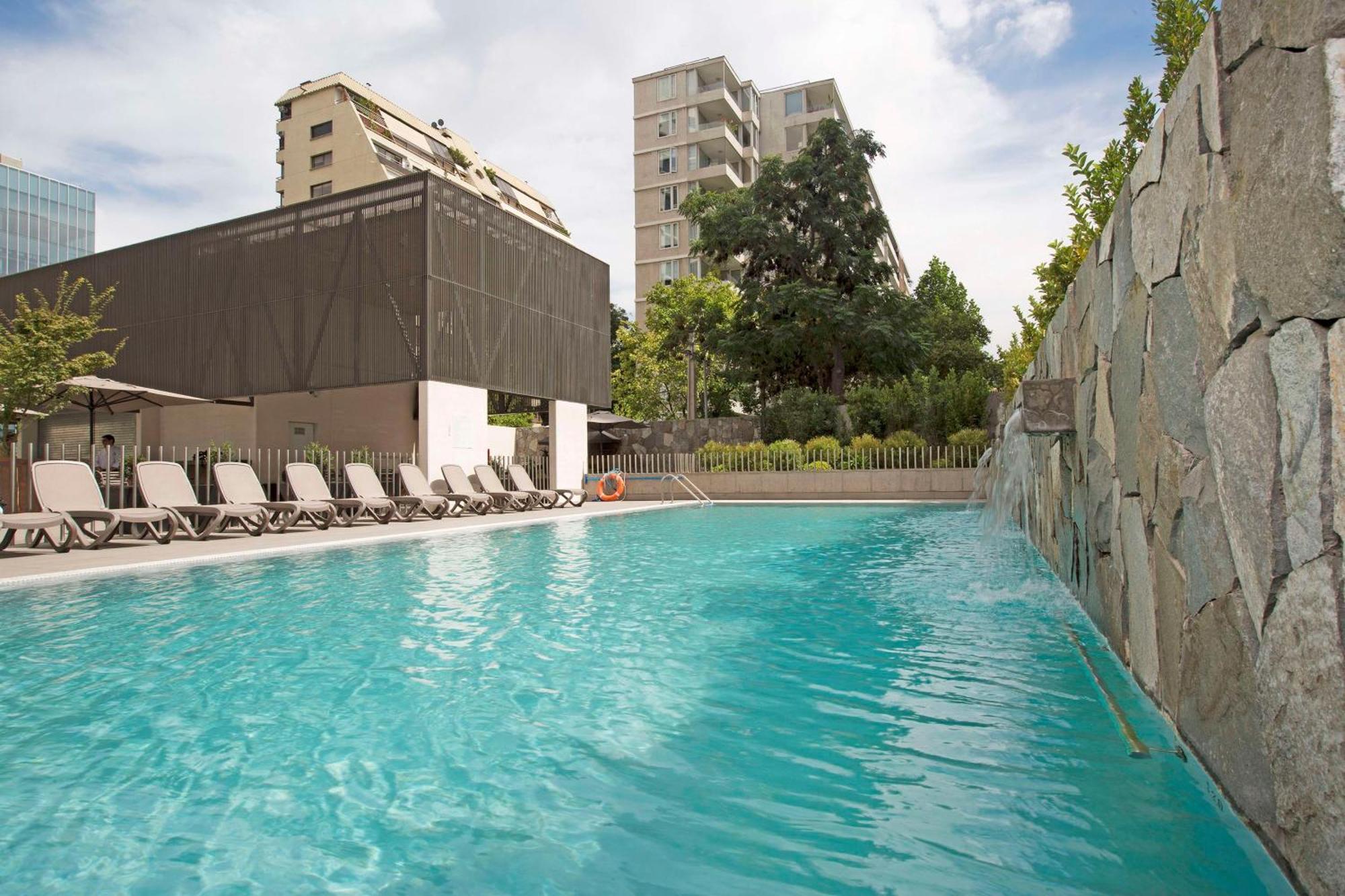 Отель Doubletree By Hilton Santiago Kennedy, Chile Экстерьер фото