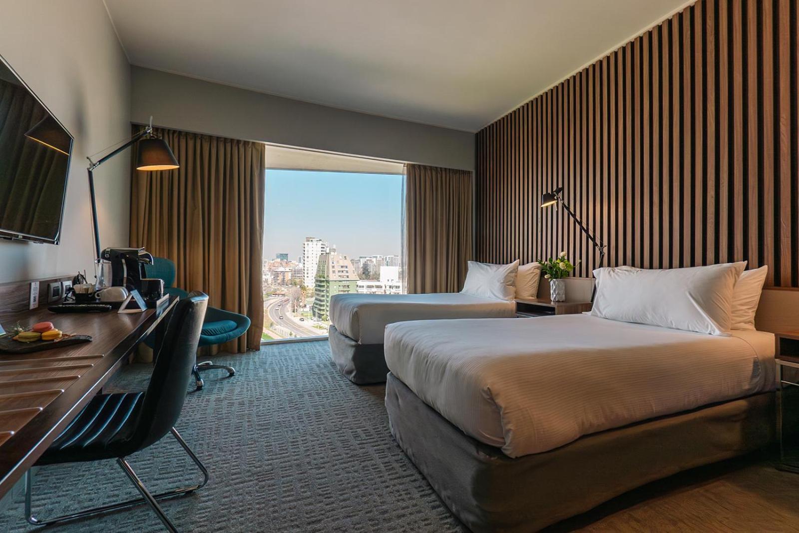 Отель Doubletree By Hilton Santiago Kennedy, Chile Экстерьер фото